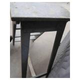 STURDY OVERSIZED STEP STOOL / EXTENSION CORD