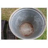 METAL CAR RAMPS / METAL TRASH CAN