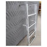 ALUMINUM DOCK LADDER