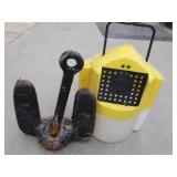 ANCHOR AND LIVE BAIT BUCKET