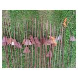 25 ELECTRIC FENCE POLES + EXTRAS