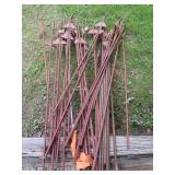 25 ELECTRIC FENCE POLES + EXTRAS