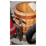 Vintage Gas Light Replica, Mustang, Muscle Car/Mopar Calendars.