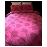 Beautiful Queen Duvet and Matching Pillows