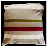 Beautiful Queen Duvet and Matching Pillows