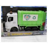 NEW Members Mark E230-003 Garbage Truck Working Lights and Sounds 1:20 Scale Green