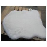 NEW Brentwood Originals, Faux Fur Memory Foam Pet Mat, 35" x 40" - WHITE