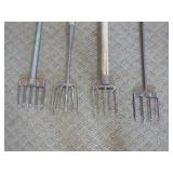 4 Ice Fishing Spears