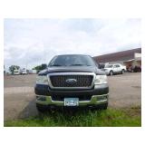 2005 Ford F-150 Pickup Truck with Topper