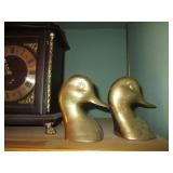 Vintage mantel clock plus brass dec...