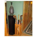 Podium style plant stand, Decorativ...