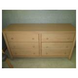 Light tone wood 6-drawer dresser ap...