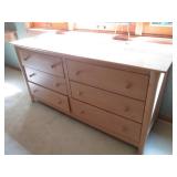 Light tone wood 6-drawer dresser ap...