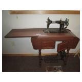 Vintage Wood Seamstress work statio...