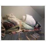 Bathroom floor mats, quilts, blanke...