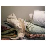 Bathroom floor mats, quilts, blanke...