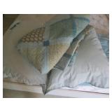 Comforter, quilt and accent pillows...