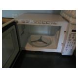 GE countertop microwave and ice tra...