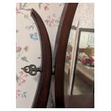 Lovely Vintage Mirrored Mahogany Dresser