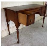 Vintage Traditional English Writing Desk