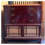 Vintage RCA Victor Record Player / Stereo Cabinet