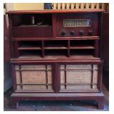 Vintage RCA Victor Record Player / Stereo Cabinet