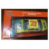 1996 1:24 scale Cartoon Network race car with the Flinstones - New