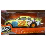 1996 1:24 scale Cartoon Network race car with the Flinstones - New