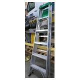 Like New Werner 6 ft step ladder 225 lb capacity