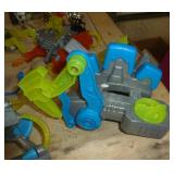 I am not sure what these pieces go with but they seem to go together