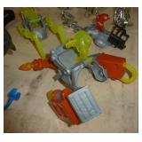 I am not sure what these pieces go with but they seem to go together