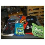 28 boys tshirts size Large 14-16 and two hoodies