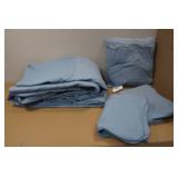 King Quilt with 2 Pillowcases and Throw Pillow - Blue