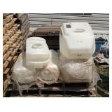 5 Poly tanks - 2 21 gallon 3 10 Gallon