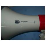 MG Electronics (AudioVox) PGM-25 Handheld Megaphone / Bullhorn with 25-Watt Built-in Siren Alert