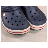 Crocs Size 9 Shoes
