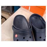 Crocs Size 9 Shoes