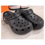 Crocs Size 9 Shoes