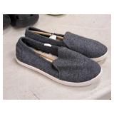 West Loop Size 7-8 Shoes