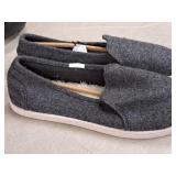 West Loop Size 7-8 Shoes