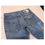 True Religion Size 32 Men