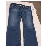 True Religion Size 38 Men