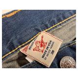 True Religion Size 38 Men