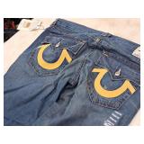 True Religion Size 38 Men