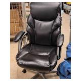 Rolling Office Arm Chair -  (Black)