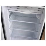 Master Chef 52.7-lbs Mini Refrigerator HMR440SE