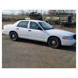 2005 Ford Crown Victoria Police Interceptor Sedan