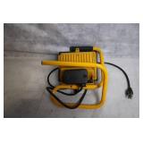 Portable Yellow Halogen Work Light with Stand