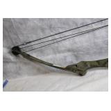 Camouflage Compound Bow with Adjustable Sight