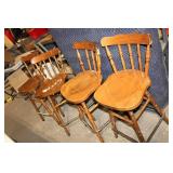 Set of 4 Wooden Bar Stools with Spindle Backrest